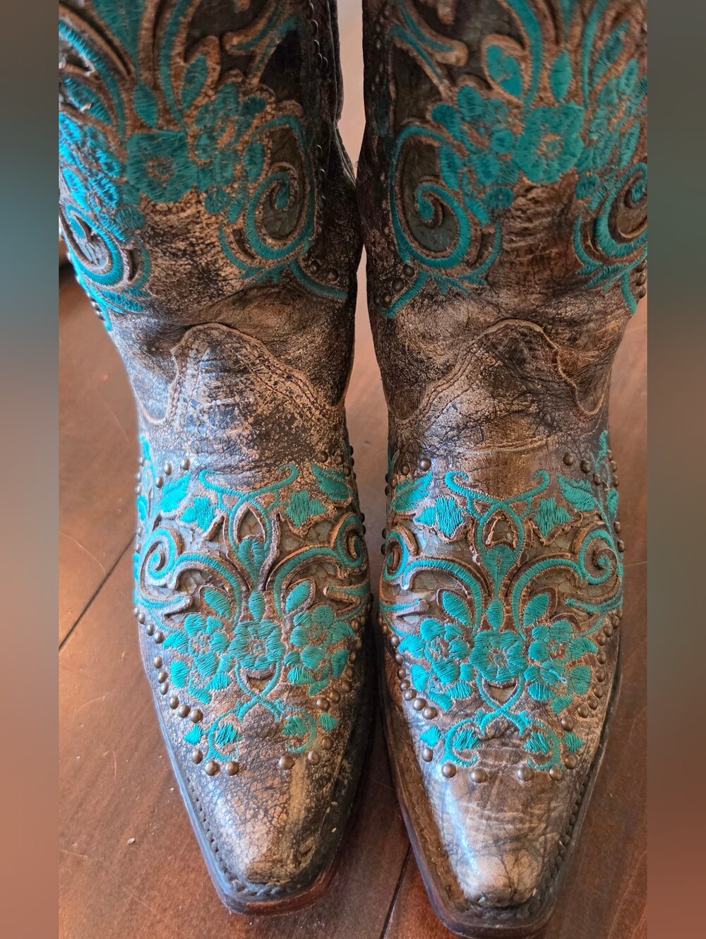 Vintage Corral Turquoise Embroidered Western Cowboy Boots - Rustic Brown Leather - Picture 6 of 8
